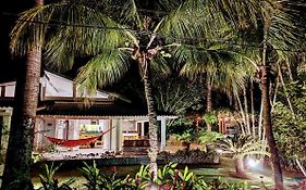 Linda Casa Praia De Pauba Em Condominio
